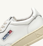 MEDALIST LOW IN PELLE BIANCA
