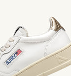 MEDALIST LOW IN PELLE BIANCA E METALLIZZATA ORO