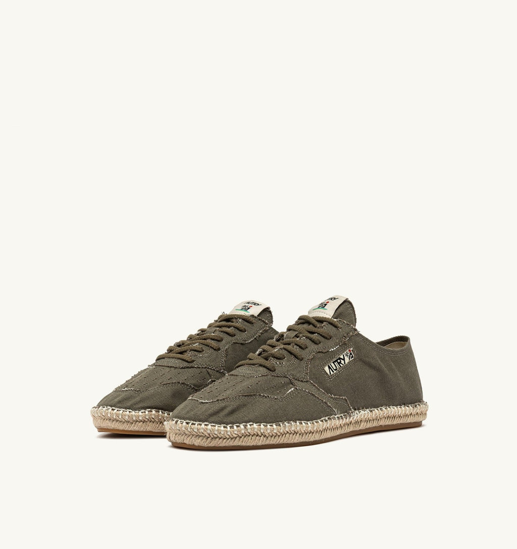 SANDY IN CANVAS MILITARY