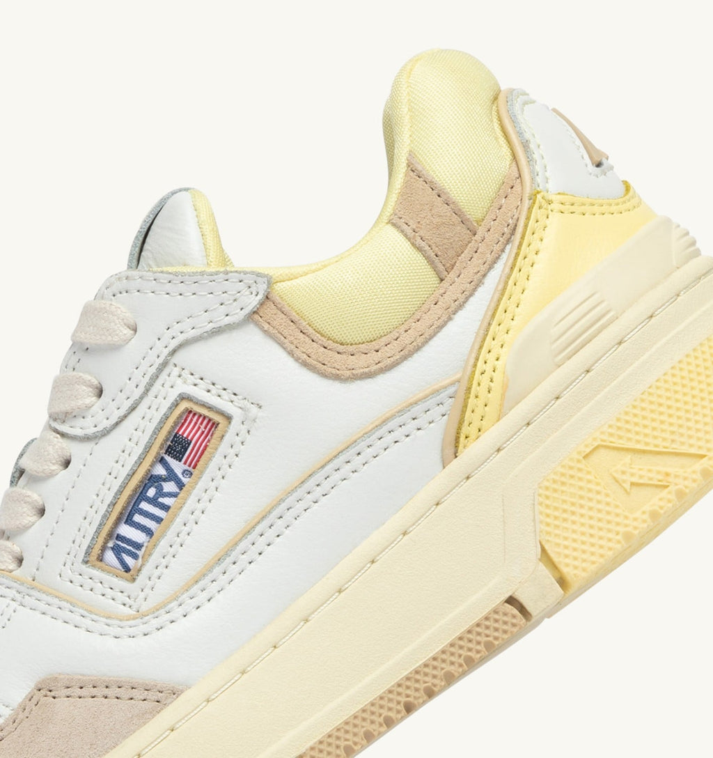 CLC LOW IN PELLE E SUEDE BIANCO BOULDER E LEMON MERINGUE