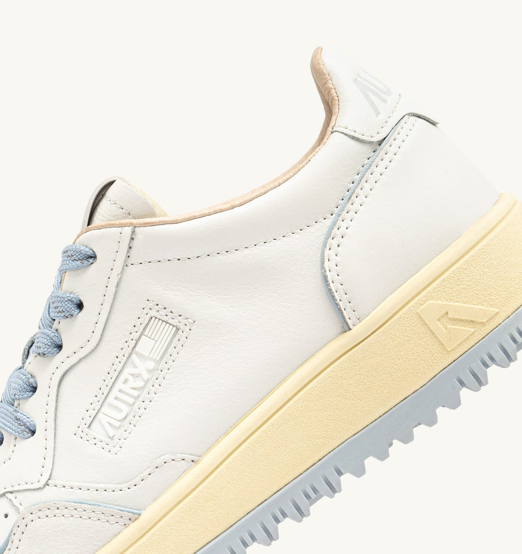 GOLF LOW IN PELLE BIANCA E PEARL BLUE