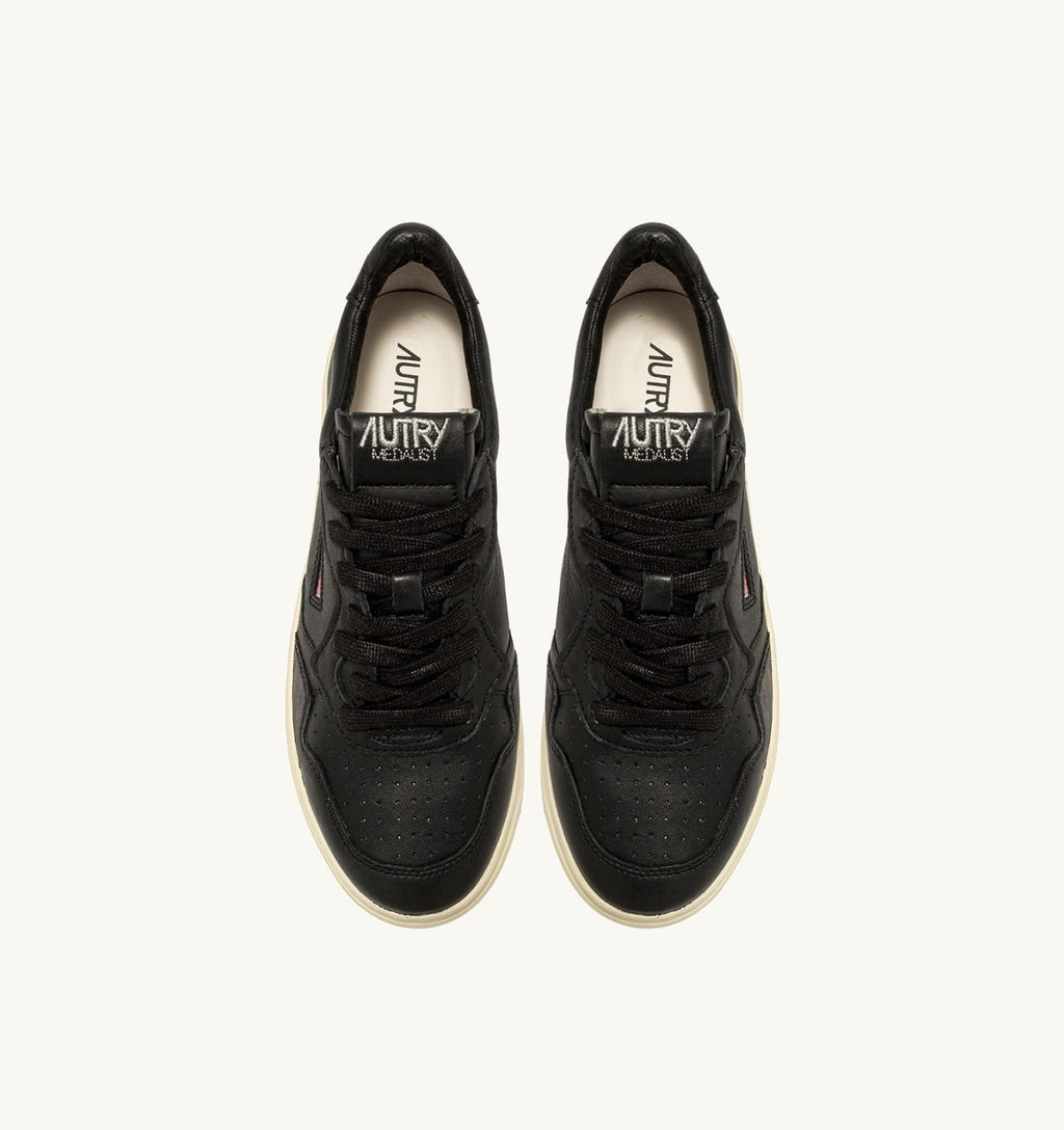 MEDALIST LOW IN NAPPA NERA SUPER SOFT