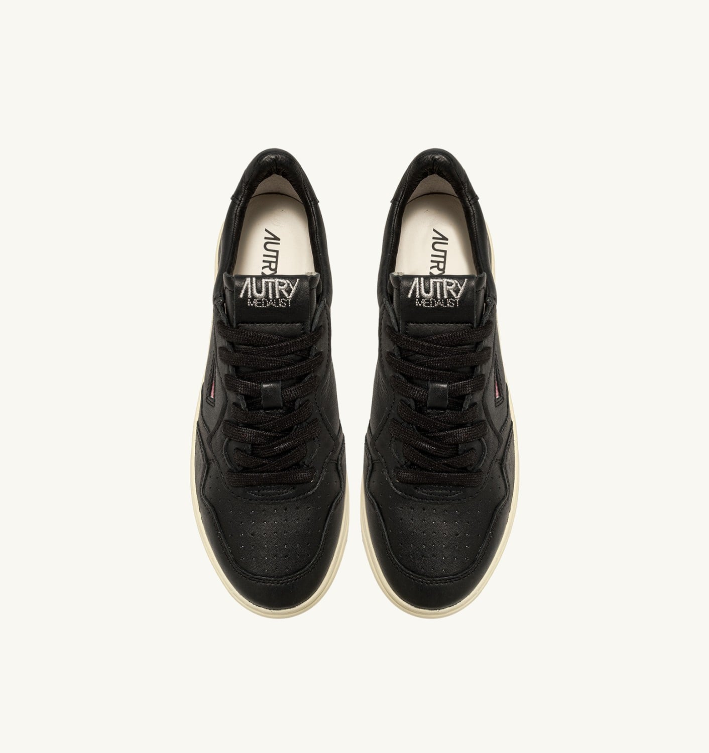 MEDALIST LOW IN NAPPA NERA SUPER SOFT