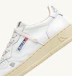 MEDALIST LOW IN PELLE BIANCA CON DETTAGLI ARGENTO