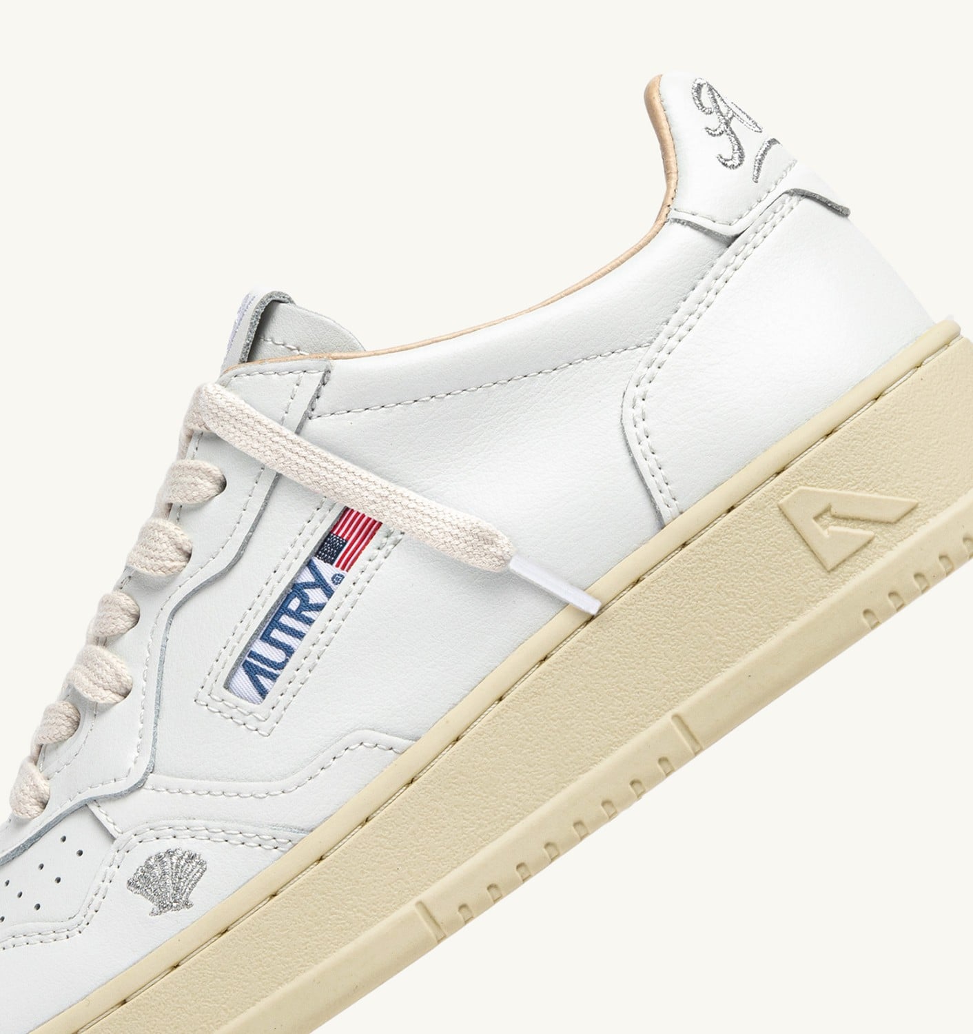 MEDALIST LOW IN PELLE BIANCA CON DETTAGLI ARGENTO