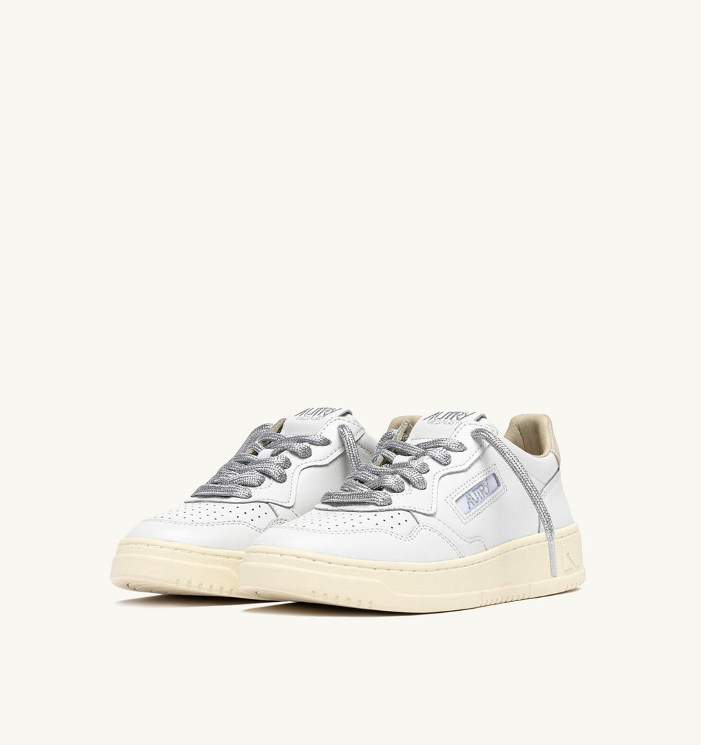MEDALIST LOW IN PELLE BIANCA E DETTAGLI LUREX ARGENTO
