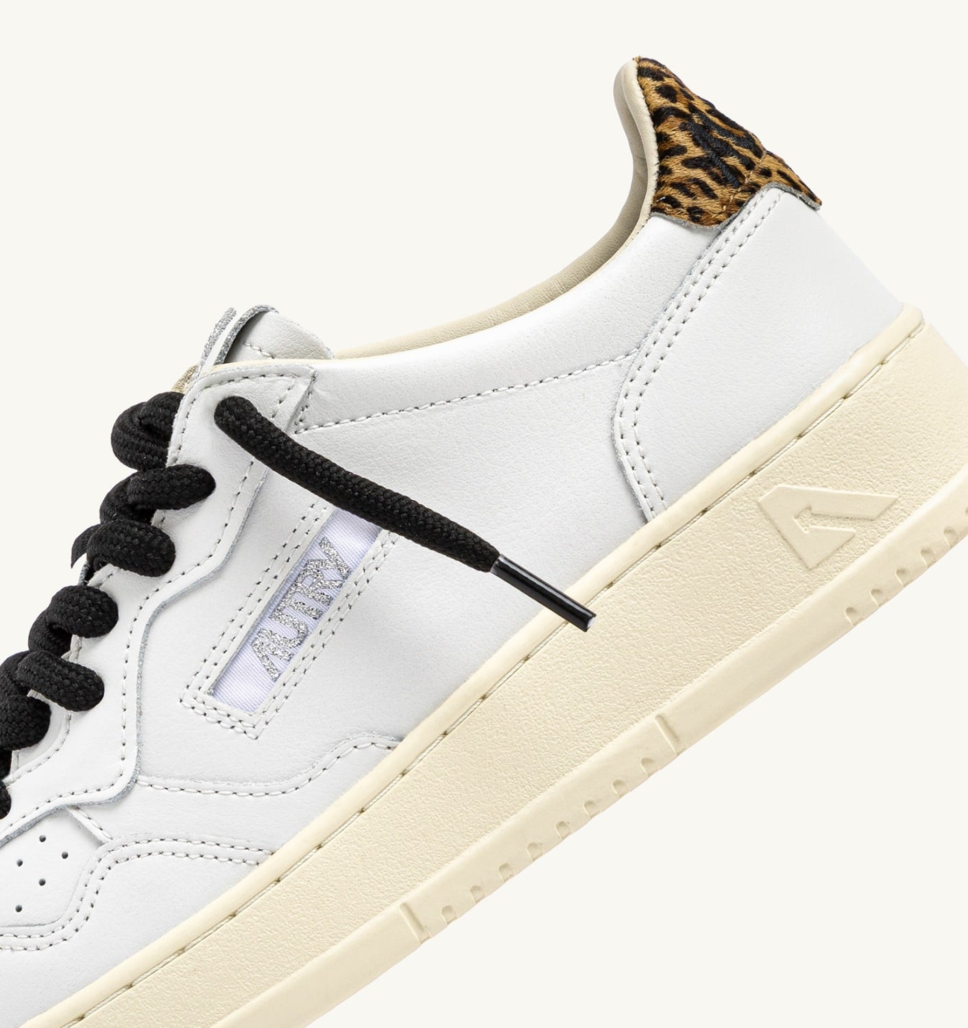 MEDALIST LOW IN PELLE BIANCA E LEOPARD