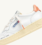 MEDALIST LOW IN PELLE BIANCA E PEACH PINK