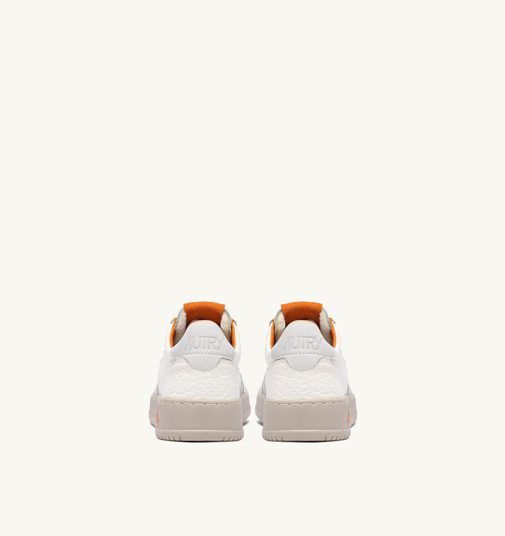 MEDALIST LOW IN PELLE MARSHMALLOW E FANTA