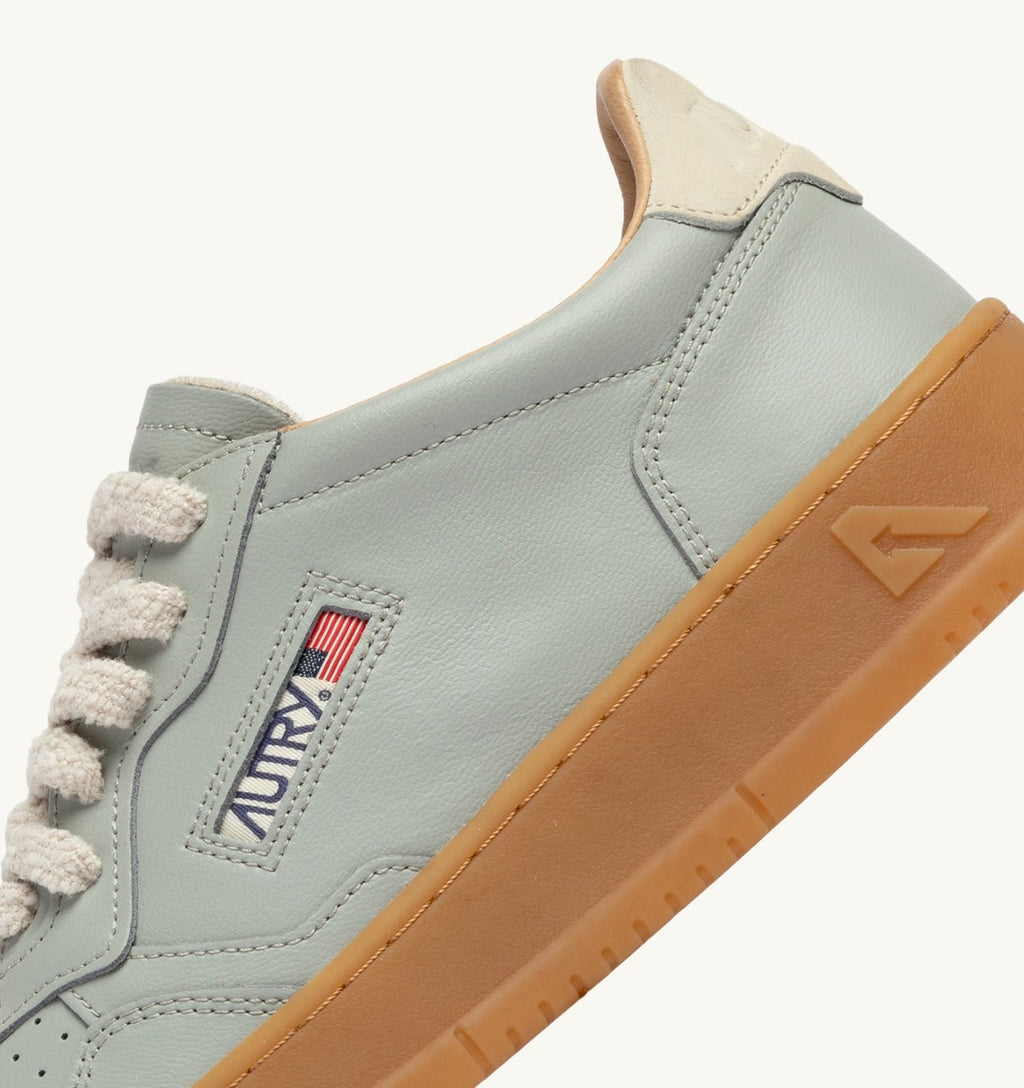 MEDALIST LOW IN PELLE MILITARY E MARSHMALLOW