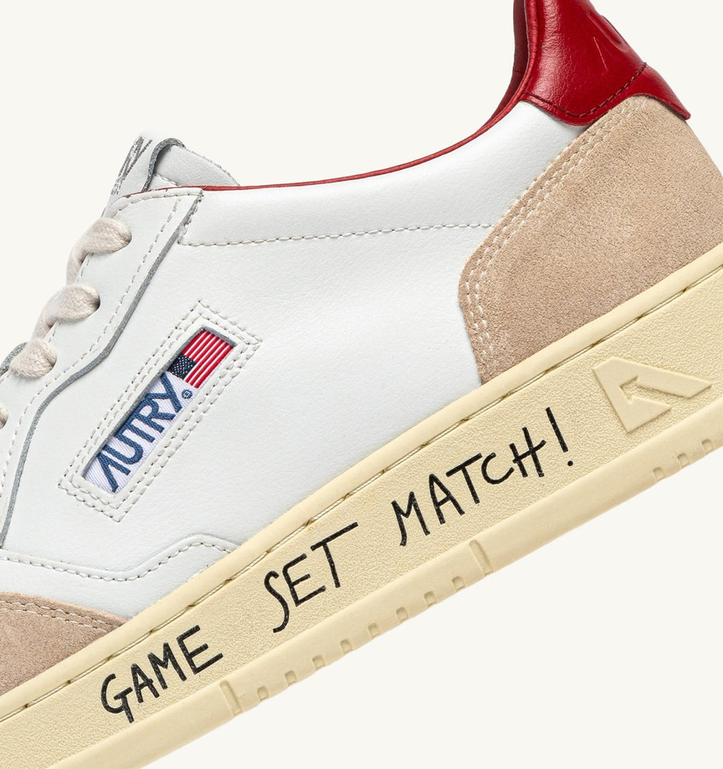 MEDALIST LOW IN SUEDE E PELLE BIANCA E ROSSA CON LETTERING DONNA