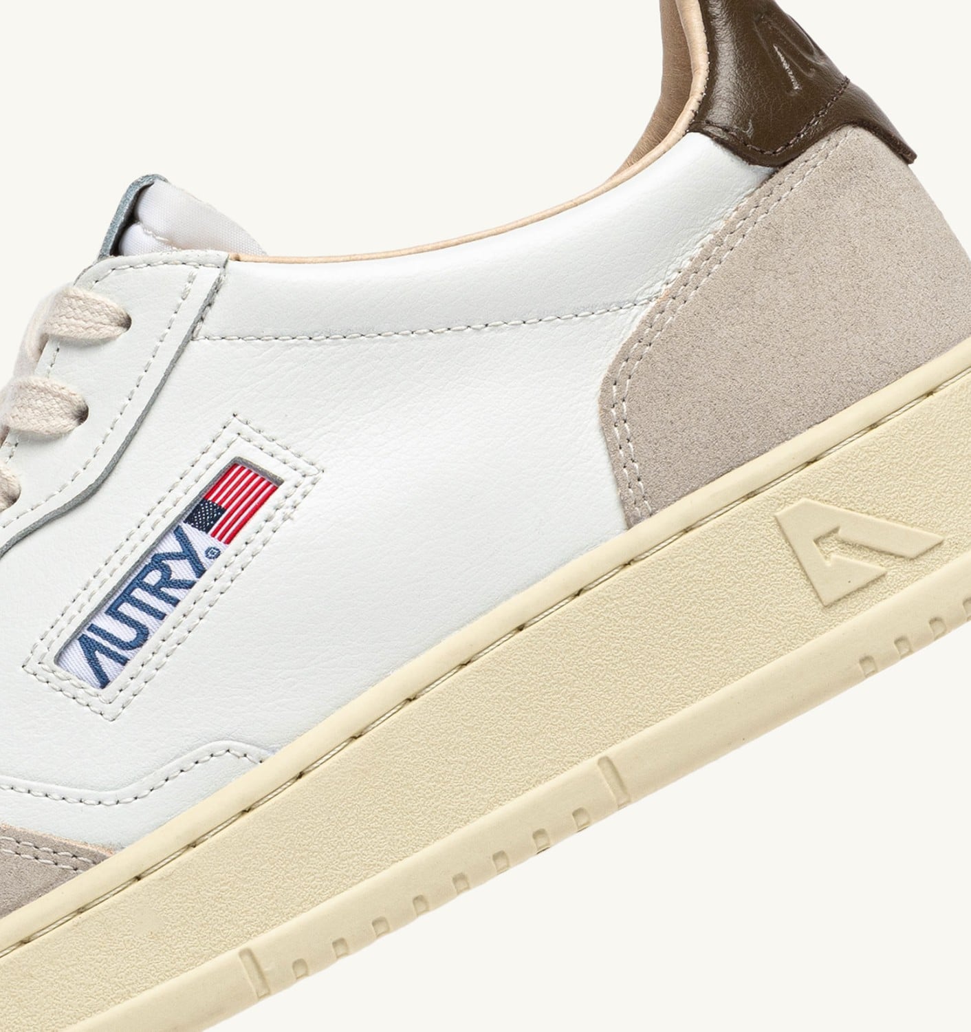 MEDALIST LOW IN SUEDE E PELLE BIANCA E TEAK DONNA