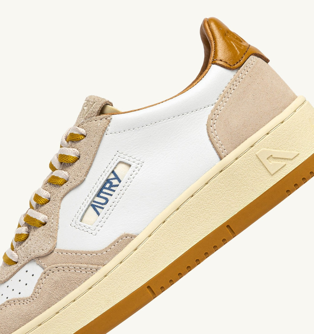 MEDALIST LOW IN SUEDE E PELLE SAND E WOOD