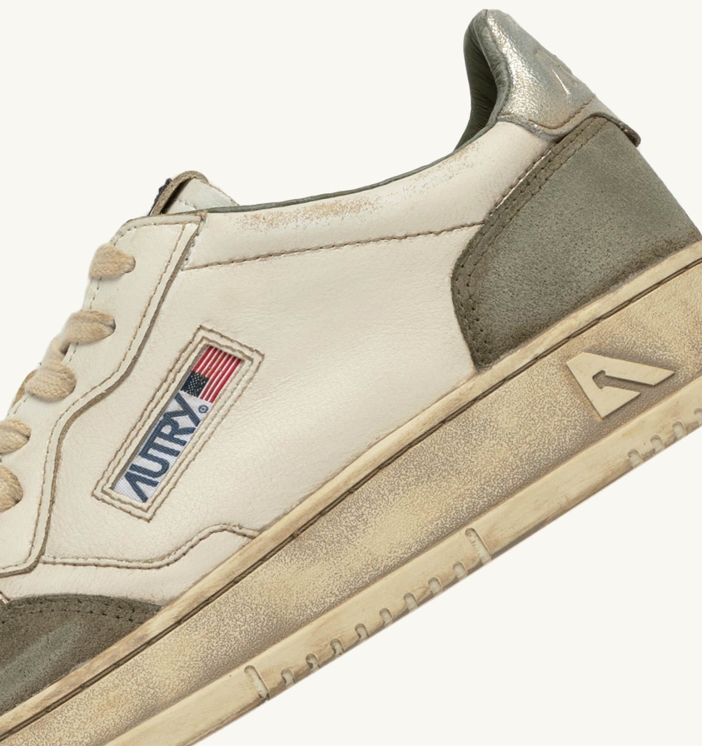 MEDALIST LOW SUPER VINTAGE IN PELLE BIANCA E ARGENTO E SUEDE LIZARD