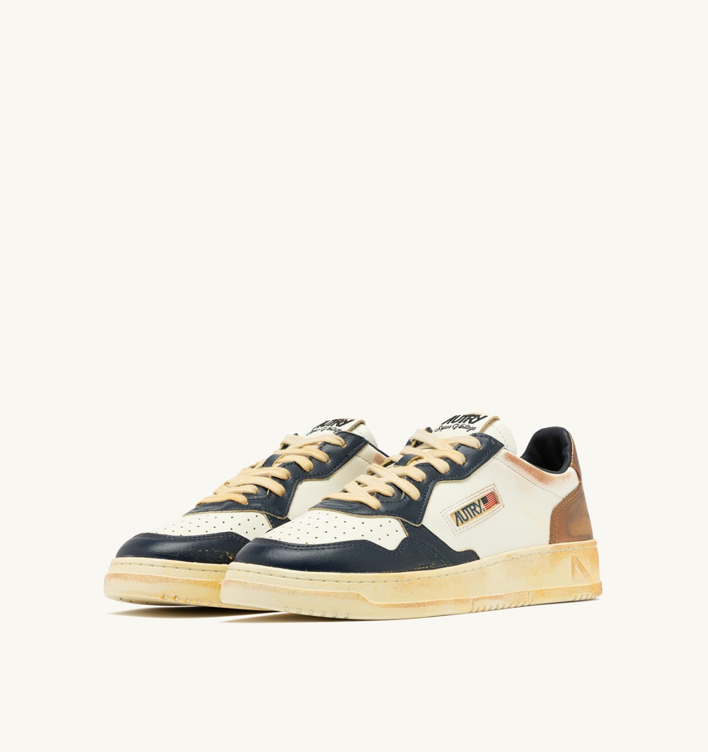 MEDALIST LOW SUPER VINTAGE IN PELLE BIANCA RAME E SPACE
