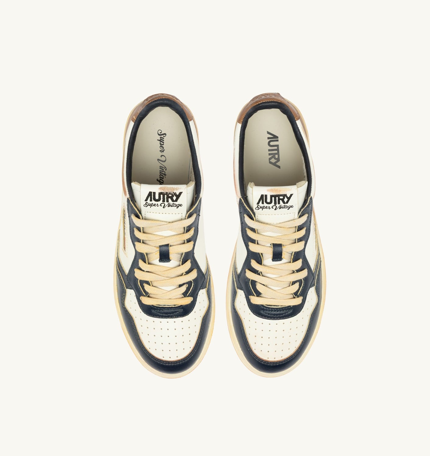 MEDALIST LOW SUPER VINTAGE IN PELLE BIANCA RAME E SPACE
