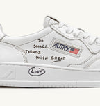 MEDALIST LOW "Thomas Lélu x Autry" IN PELLE BIANCA CON LETTERING