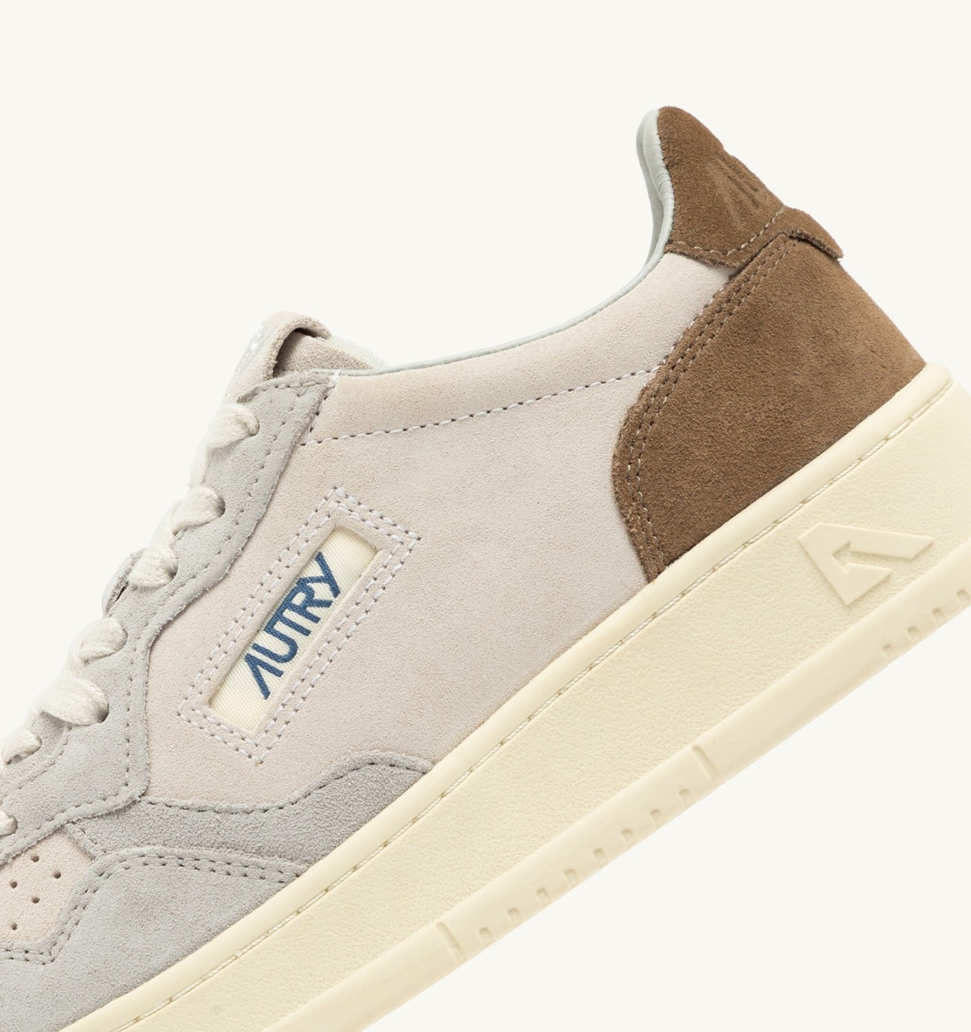 MEDALIST LOW TRICOLOR IN SUEDE BIANCO CIGAR E VAPOR UOMO