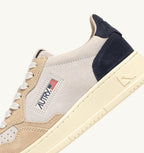 MEDALIST LOW TRICOLOR IN SUEDE BIANCO SAND E BLUE SPACE UOMO