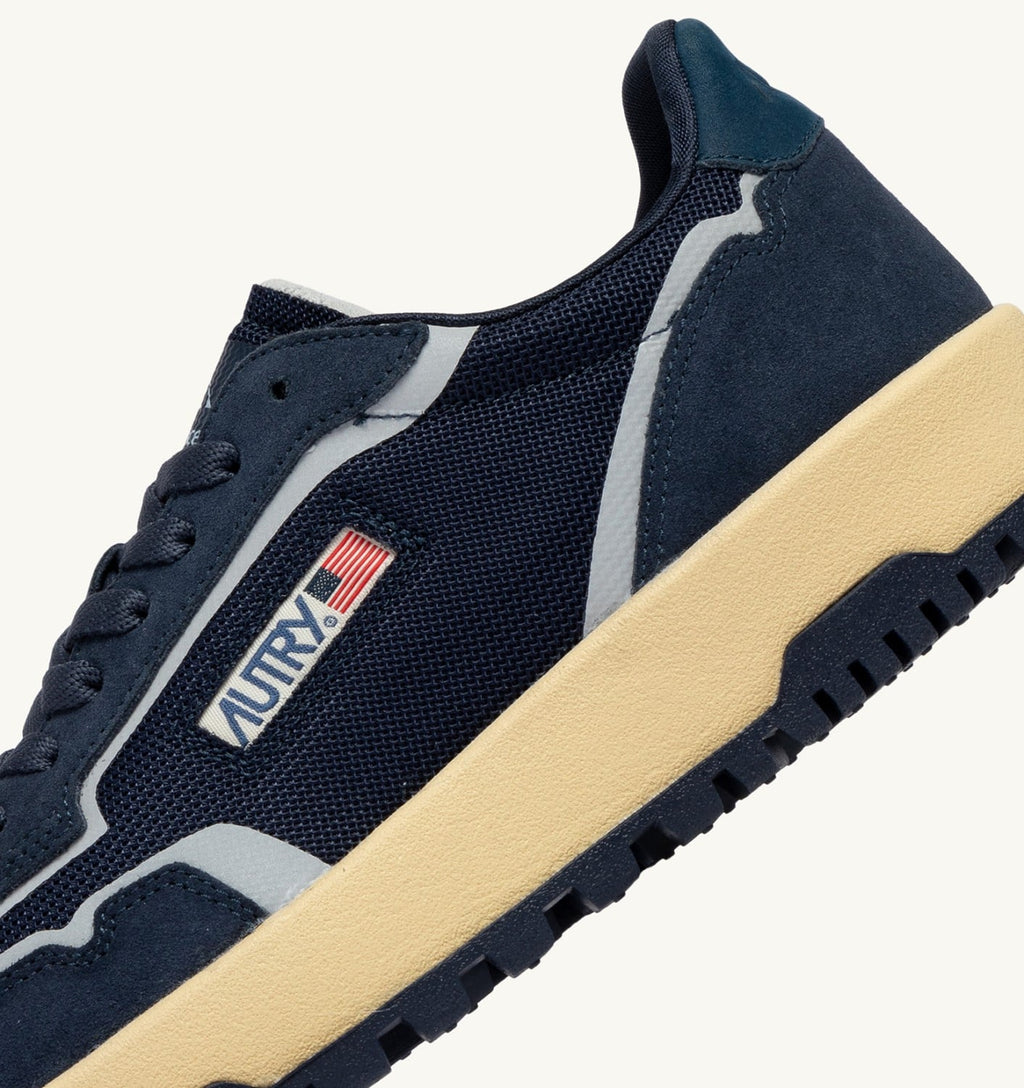 WILDPACE LOW IN DRAGON MESH E SUEDE BLUETTE