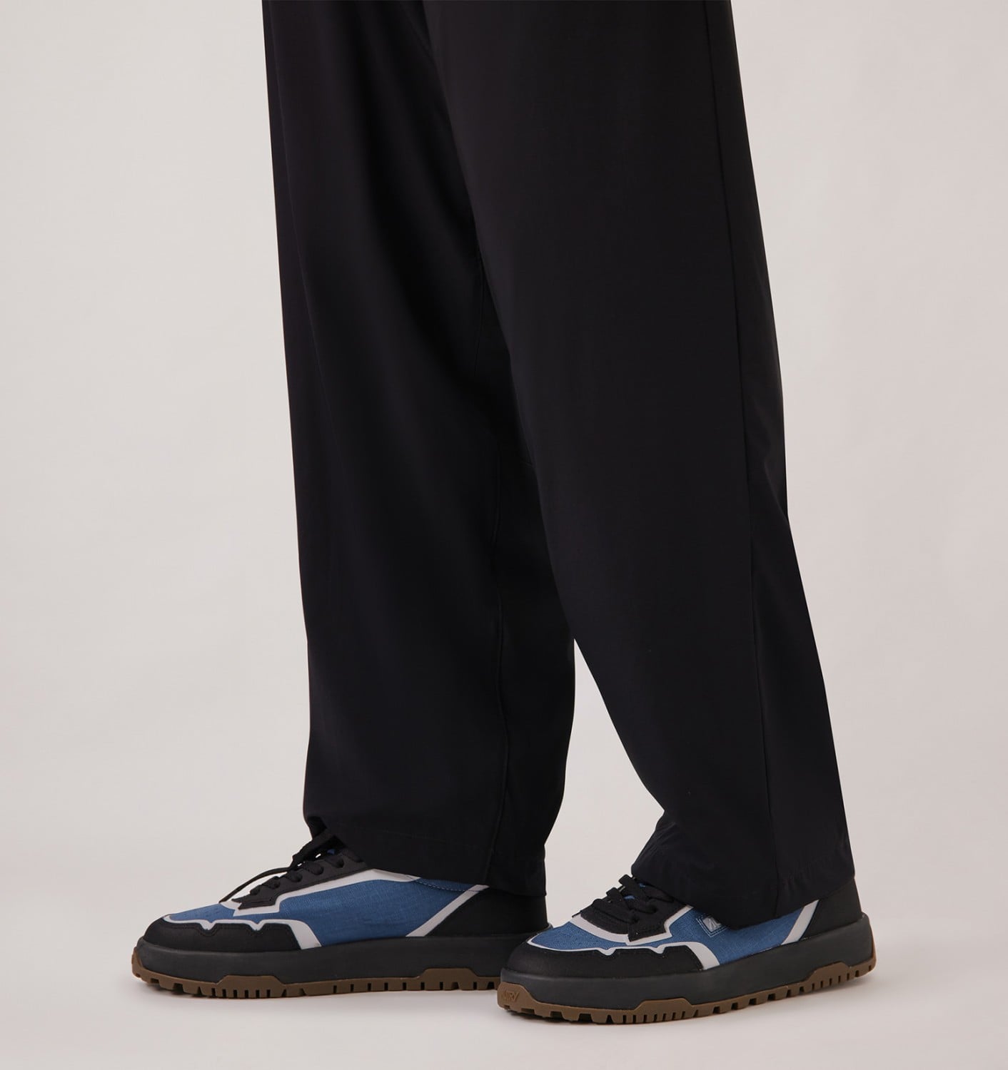 WILDPACE LOW IN NYLON RIPSTOP E PELLE DARK BLUE E NERO